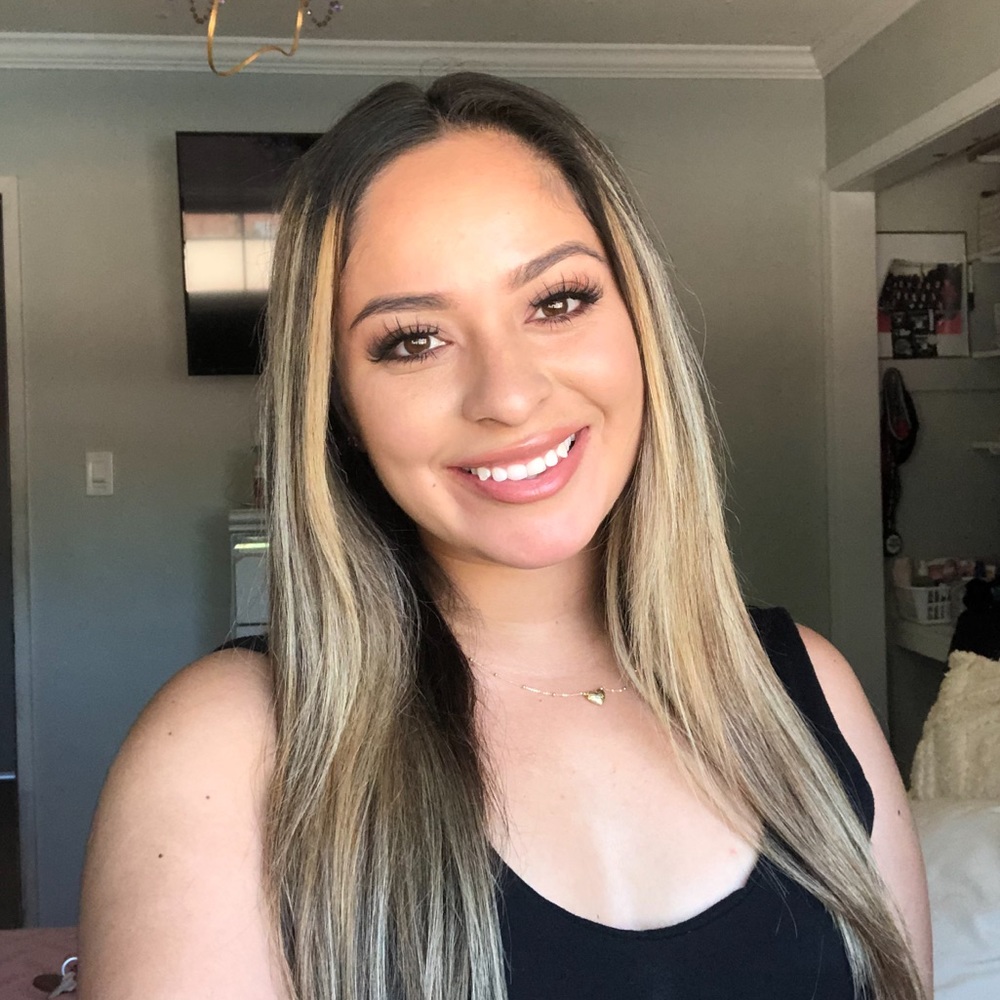 Meet your Posher, Yuliana